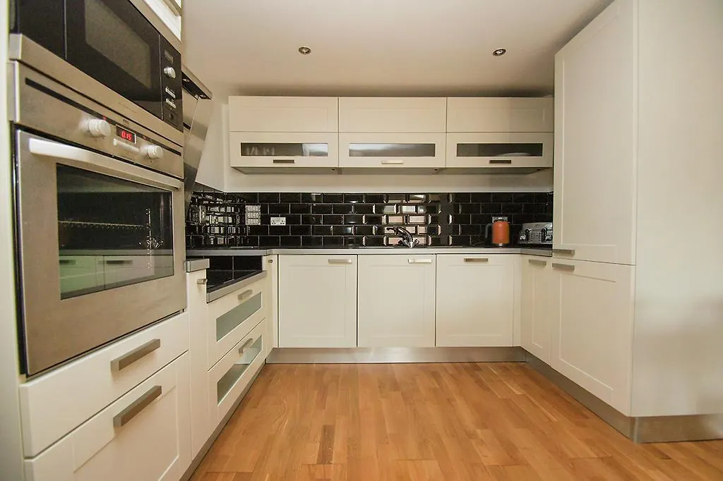 Avalon Balcony Apartment Brighton United Kingdom